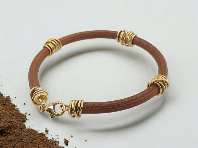 Leren armband met gouden endless rope elementen #15675